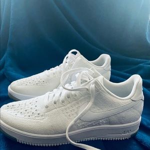 Nike Ultra Flyknit low White